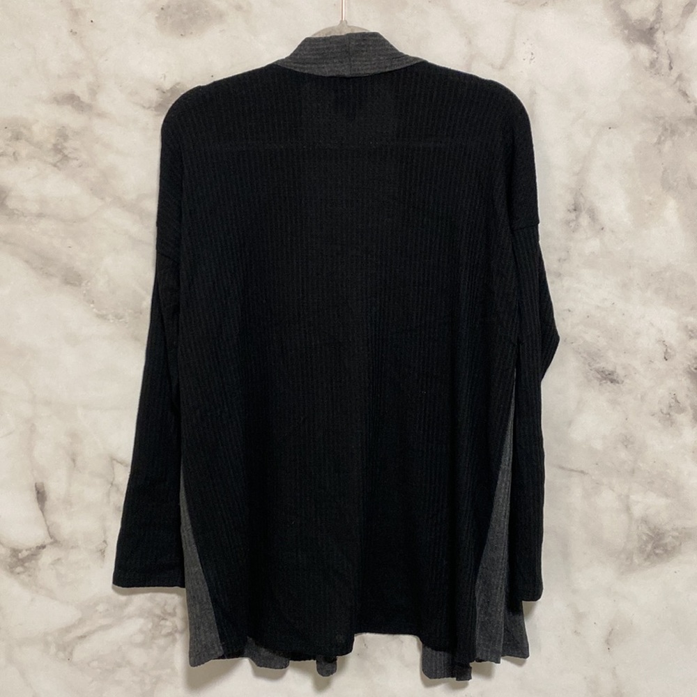 Bobeau Open Front Grey Black Colorblock Waffle Knit Cardigan - Picture 6 of 8